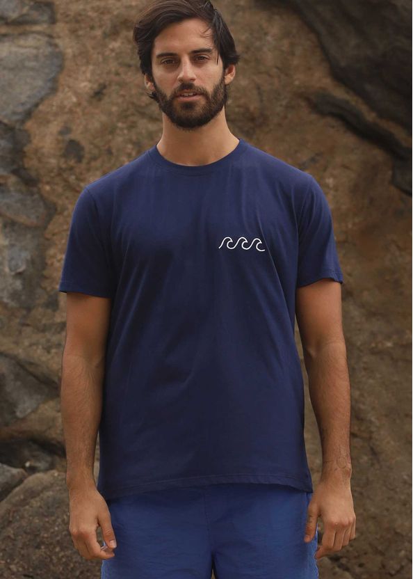 Camiseta-Impermeavel-Azul-Marinho-Bordada-Oceano-PITAIA-RIO---CORONA-da-Marca-Pitaia